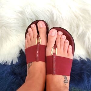 🌸$19🌸 Burgendy & Gold Thong Sandal (7.5-8)